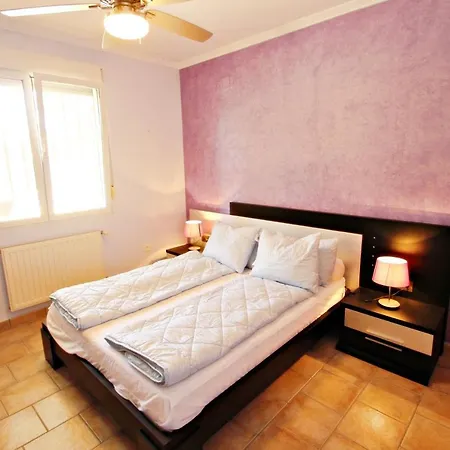 Conny - Sea View With Private Pool In *